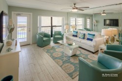 Newly remodeled Saida 2 BR/2BA Sleeps 8 Newly remodeled Saida 2 BR/2BA Sleeps 8